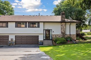 3592 Garden Boulevard N, Oakdale, MN 55128