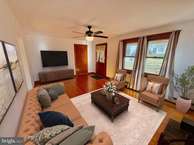 424 LAMPETER RD, Lancaster, PA 17602