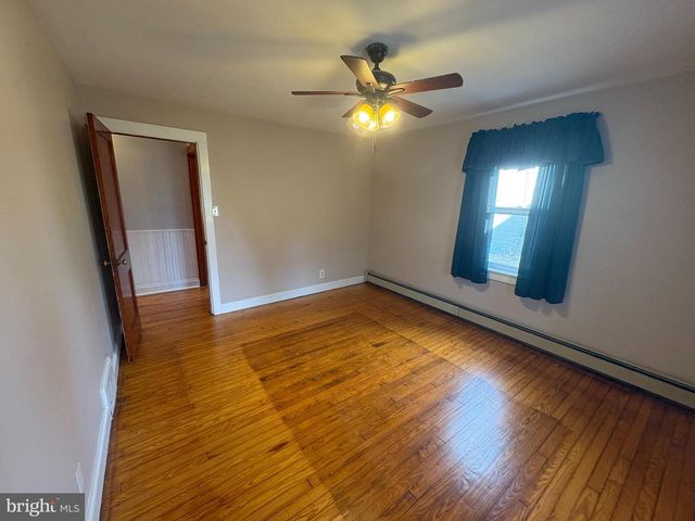 424 LAMPETER RD, Lancaster, PA 17602