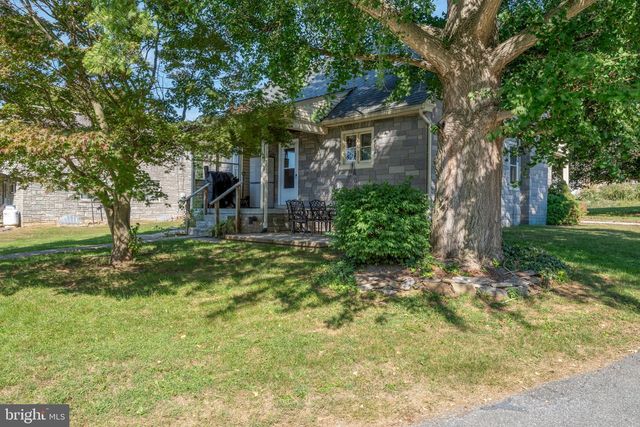 424 LAMPETER RD, Lancaster, PA 17602