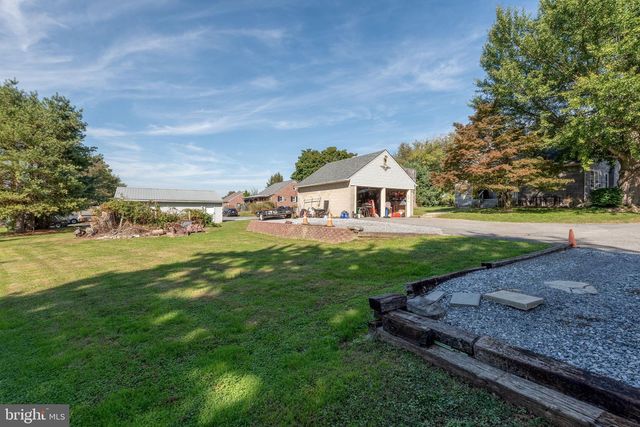 424 LAMPETER RD, Lancaster, PA 17602