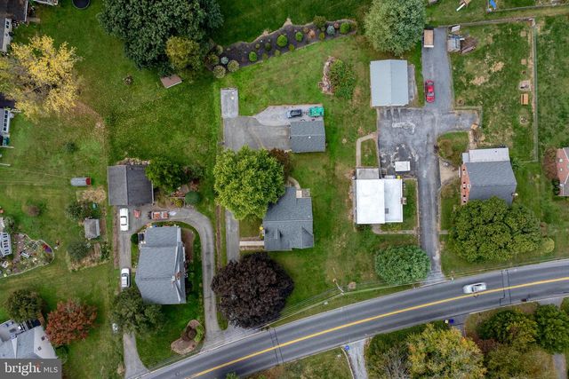 424 LAMPETER RD, Lancaster, PA 17602