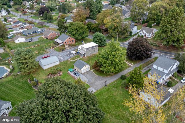 424 LAMPETER RD, Lancaster, PA 17602