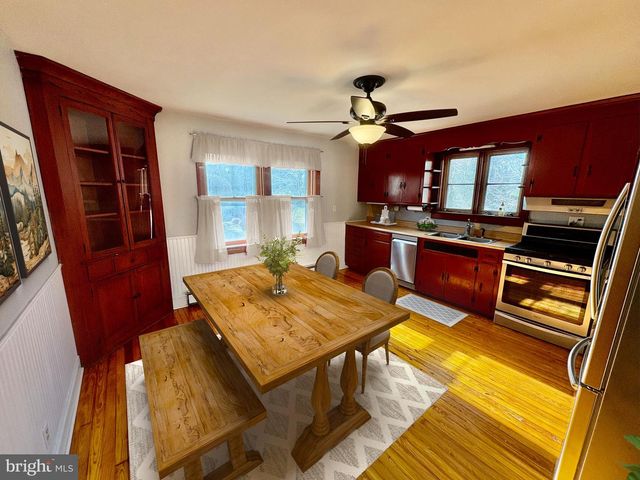 424 LAMPETER RD, Lancaster, PA 17602