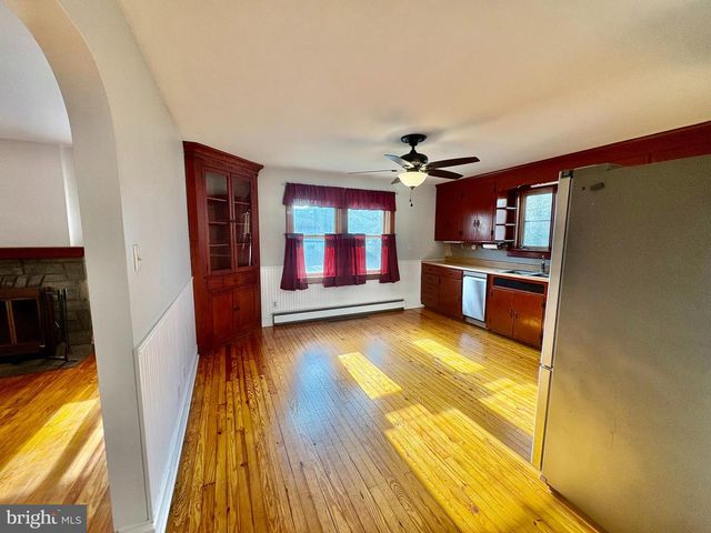 424 LAMPETER RD, Lancaster, PA 17602