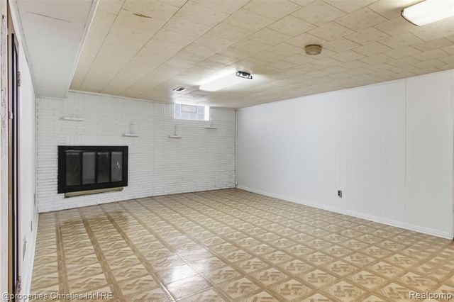 2155 Devonshire Road, Bloomfield Hills, MI 48302