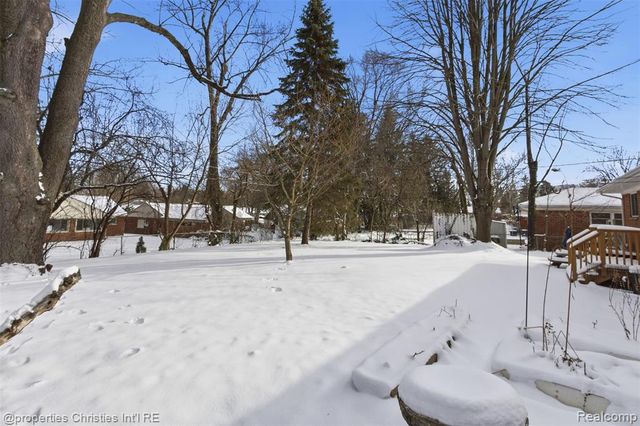 2155 Devonshire Road, Bloomfield Hills, MI 48302