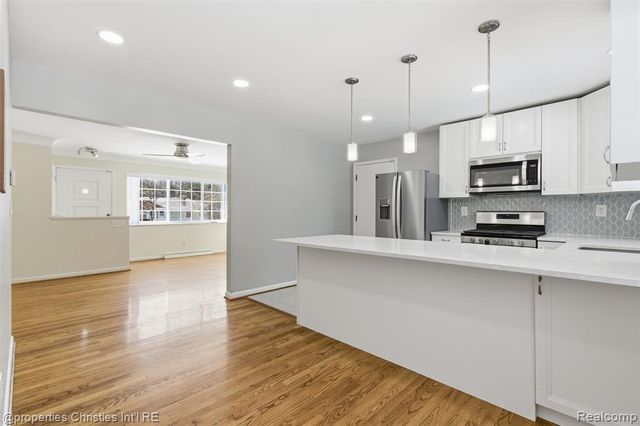 2155 Devonshire Road, Bloomfield Hills, MI 48302