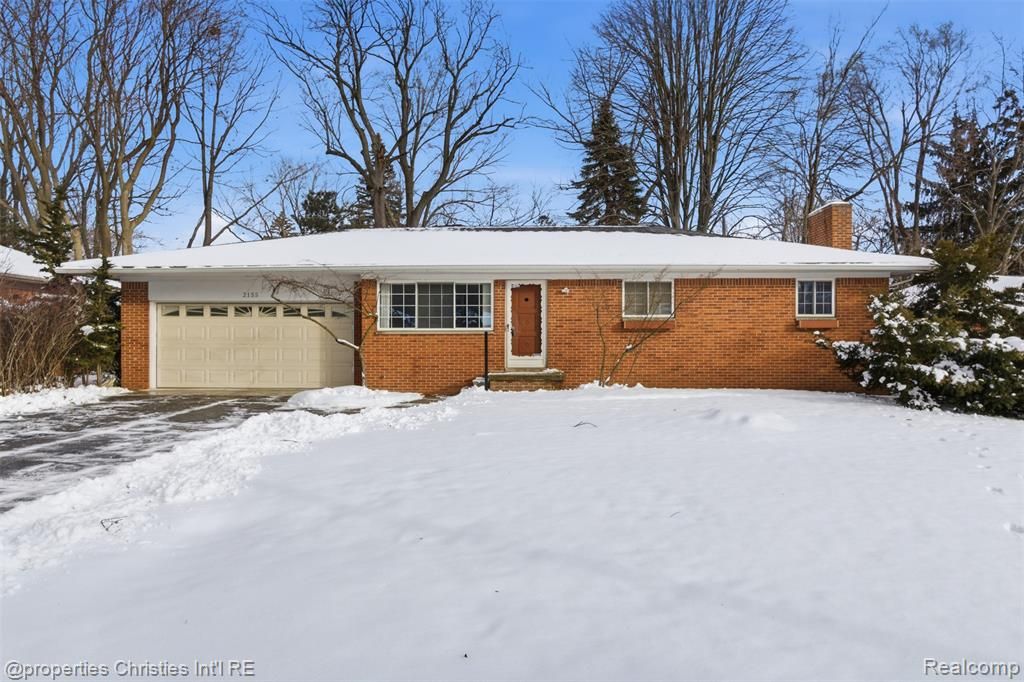 2155 Devonshire Road, Bloomfield Hills, MI 48302