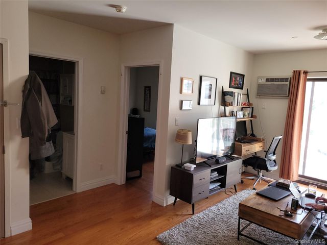 2572 31st Street, Astoria, NY 11102