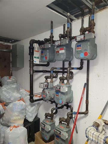 2572 31st Street, Astoria, NY 11102