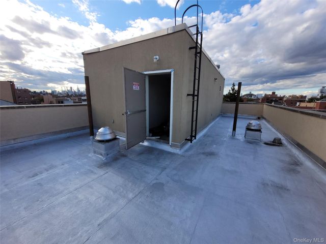 2572 31st Street, Astoria, NY 11102