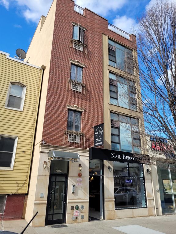 2572 31st Street, Astoria, NY 11102