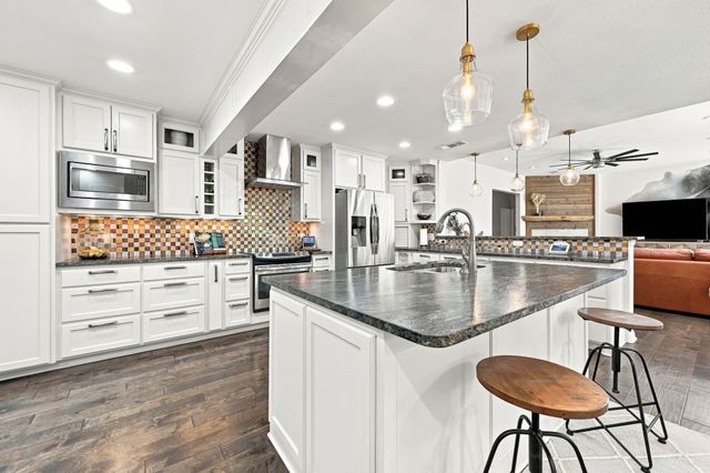3840 Mockingbird Lane, Midlothian, TX 76065