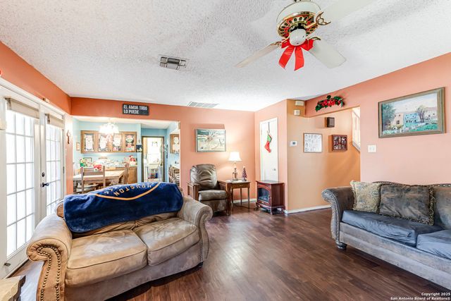 2215 Sun Wood, San Antonio, TX 78232