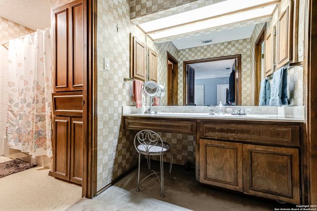 2215 Sun Wood, San Antonio, TX 78232