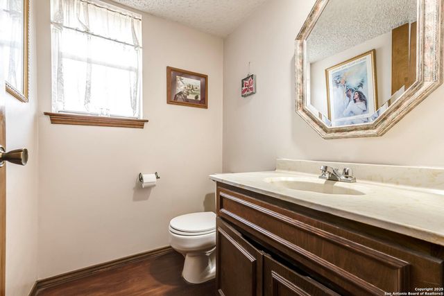 2215 Sun Wood, San Antonio, TX 78232