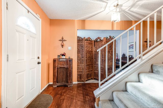 2215 Sun Wood, San Antonio, TX 78232