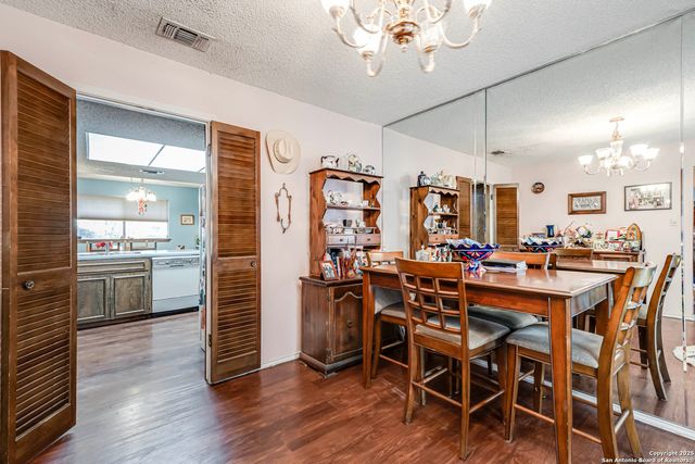 2215 Sun Wood, San Antonio, TX 78232