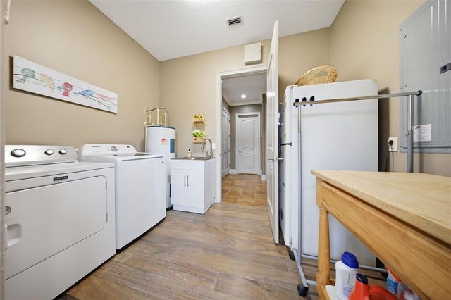 16401 E SHIRLEY SHORES ROAD, Tavares, FL 32778