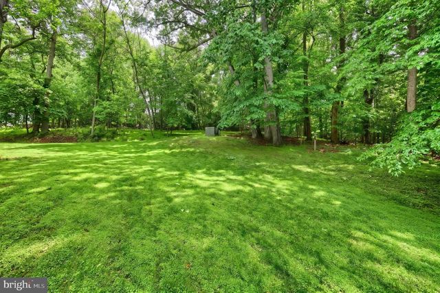 335 LAUREL DR, York, PA 17406