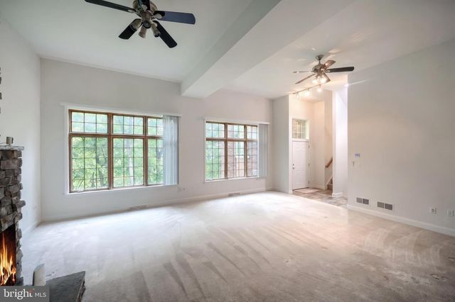 335 LAUREL DR, York, PA 17406