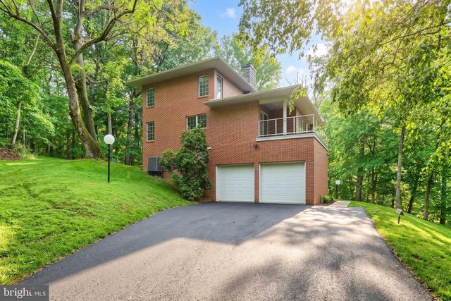 335 LAUREL DR, York, PA 17406
