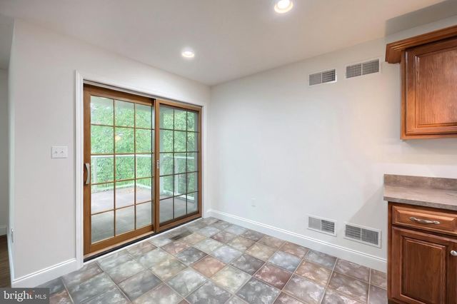 335 LAUREL DR, York, PA 17406