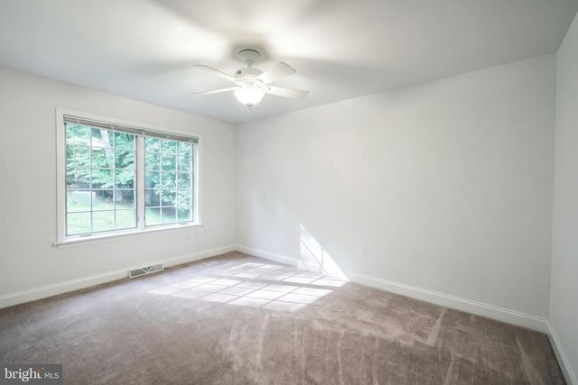 335 LAUREL DR, York, PA 17406