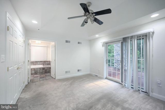 335 LAUREL DR, York, PA 17406