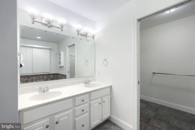 335 LAUREL DR, York, PA 17406