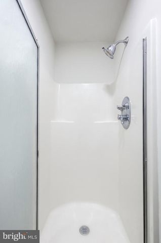 335 LAUREL DR, York, PA 17406