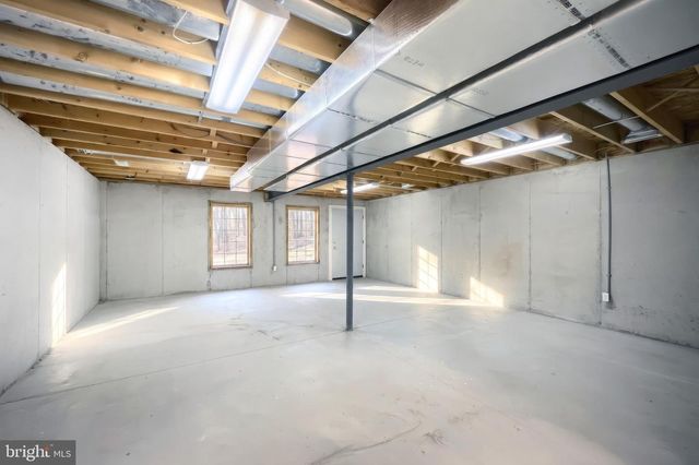 335 LAUREL DR, York, PA 17406