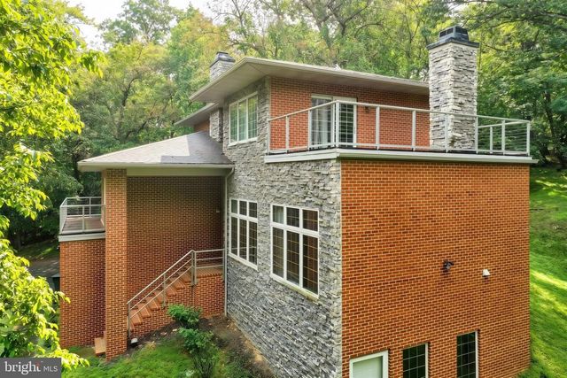 335 LAUREL DR, York, PA 17406