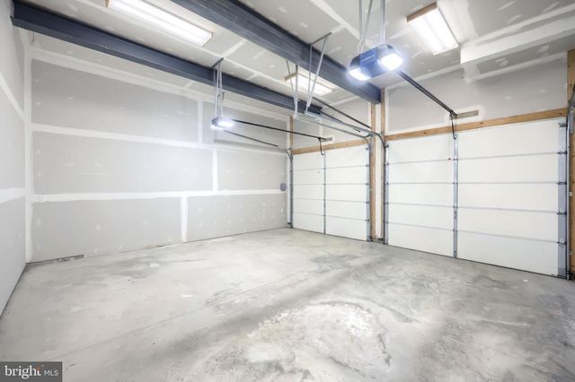 335 LAUREL DR, York, PA 17406