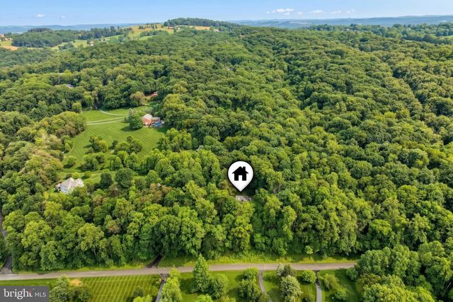 335 LAUREL DR, York, PA 17406