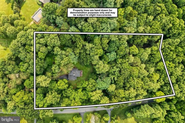 335 LAUREL DR, York, PA 17406