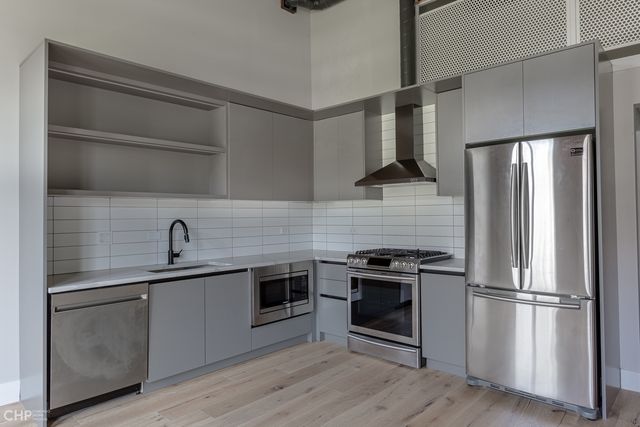 729 N Sangamon Street 302, Chicago, IL 60642