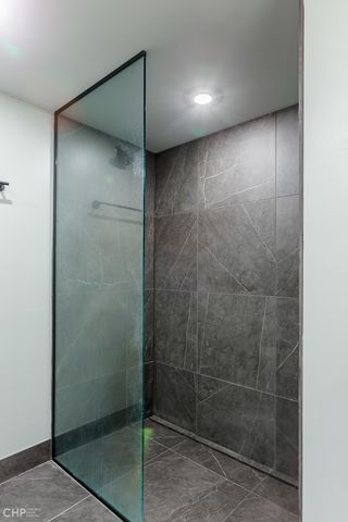 729 N Sangamon Street 302, Chicago, IL 60642