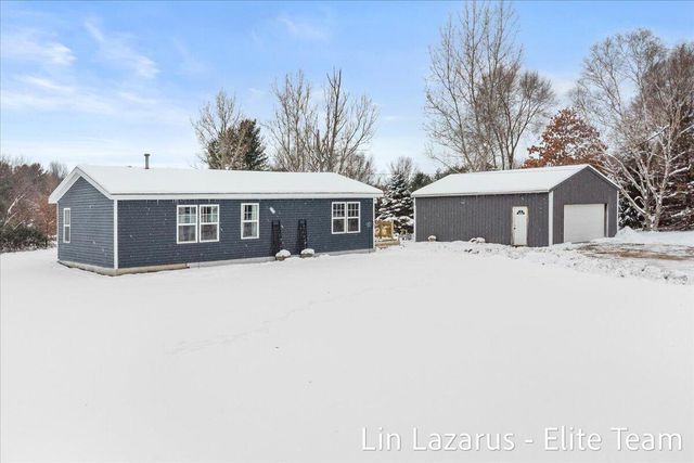 16381 W Howard City Edmore Road, Howard City, MI 49329