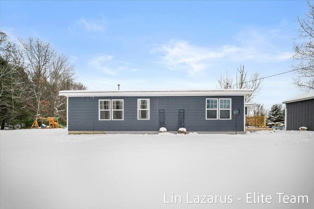 16381 W Howard City Edmore Road, Howard City, MI 49329