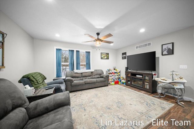 16381 W Howard City Edmore Road, Howard City, MI 49329