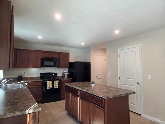 1504 Winwood Drive, Goshen Twp, OH 45140