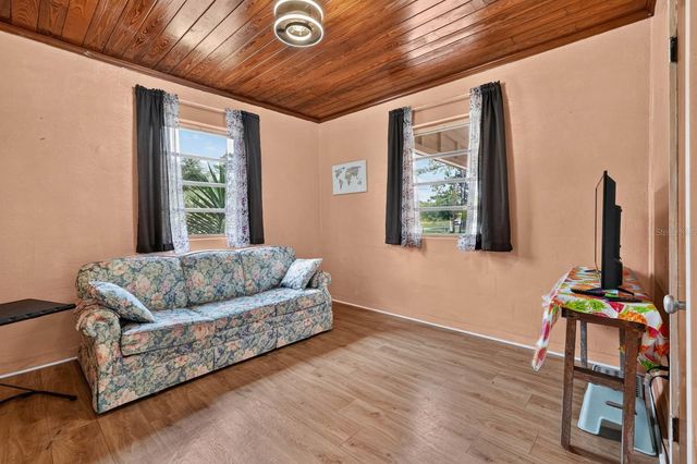 131 DUNN AVENUE, San Mateo, FL 32187