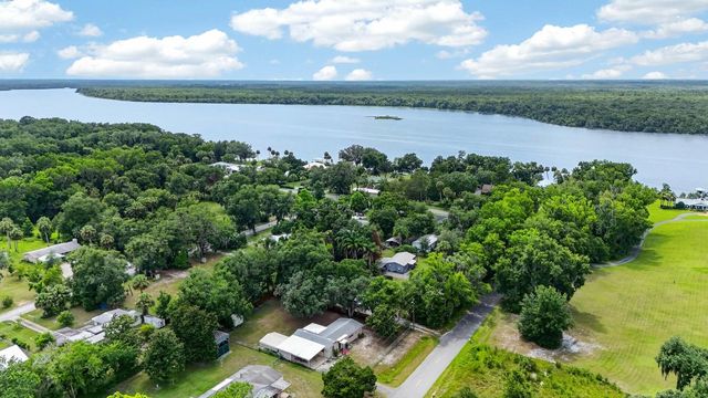 131 DUNN AVENUE, San Mateo, FL 32187