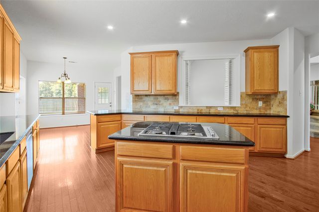 2913 Palmer Drive, Friendswood, TX 77546