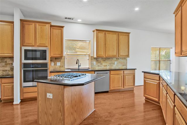 2913 Palmer Drive, Friendswood, TX 77546