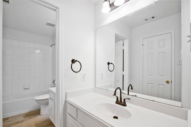 2913 Palmer Drive, Friendswood, TX 77546