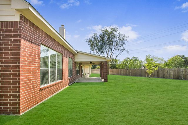 2913 Palmer Drive, Friendswood, TX 77546