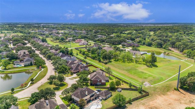 2913 Palmer Drive, Friendswood, TX 77546
